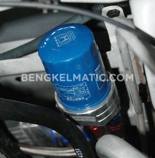 Gantilah Filter atau Saringan Oli Mesin Mobil Setiap 10.000 KM
